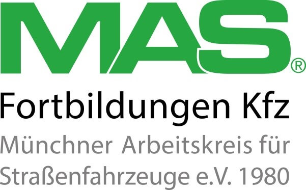 Grünes MAS-Logo über schwarzer Schrift "Fortbildungen Kfz Münchner Arbeitskreis für Straßenfahrzeuge e.V. 1980